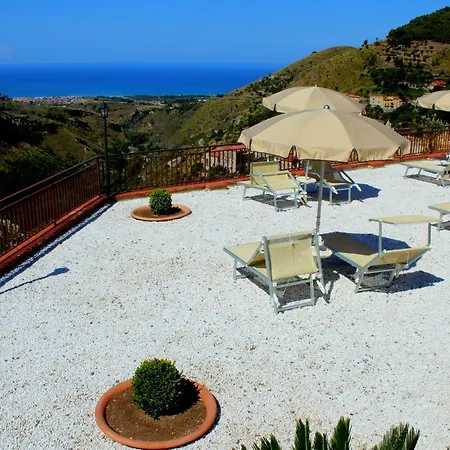 La Loggia Hotel 4*