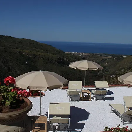 La Loggia Hotel 4*